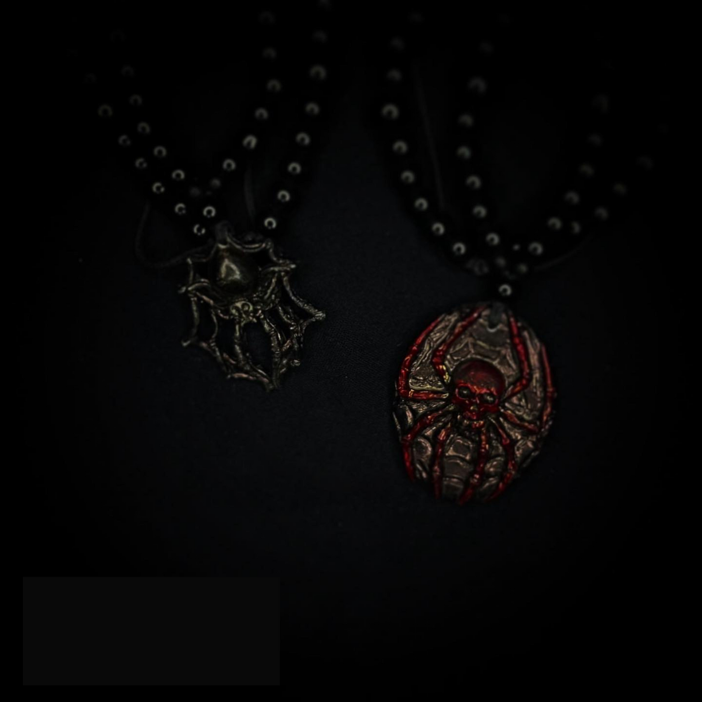 Spider Skull Pendant Necklace – Gothic Elegance
